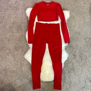 Set active crop cut through top and leggings